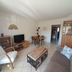 Petit Coin de Paradis 2 MN de la mer 2chs balcon clim parking